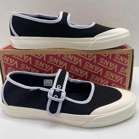 Vans Shoes - Vans WMNS Mary Jane VN000CRRBMA Buckle Sandals Sneakers
